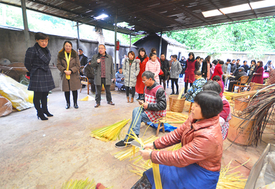 南充召開(kāi)全市婦女創(chuàng)新創(chuàng)業(yè)助力脫貧攻堅(jiān)流動(dòng)現(xiàn)場(chǎng)會(huì) 商務(wù)代理代辦服務(wù)為婦女創(chuàng)業(yè)注入新動(dòng)力